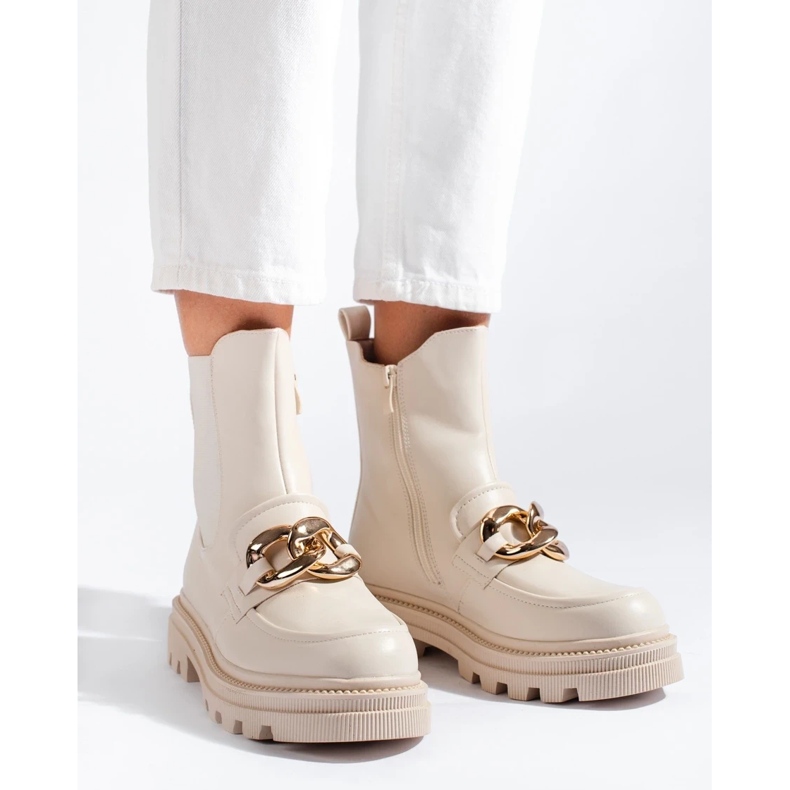 Arbeiter auf der Plattform beige 1