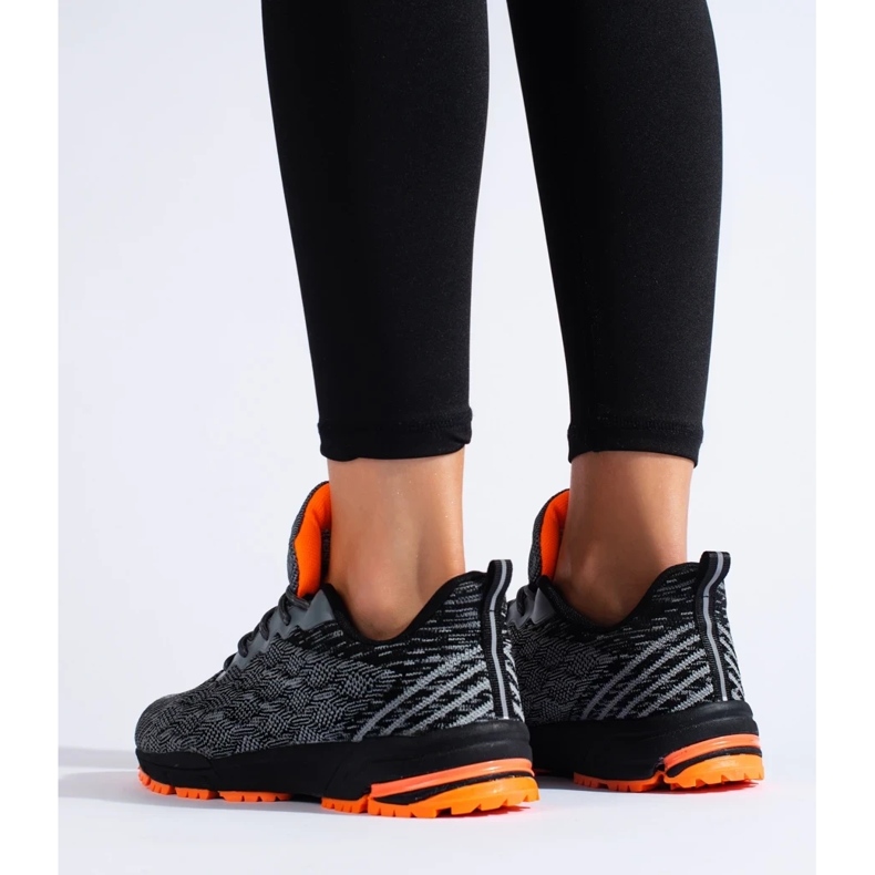 DK Bequeme Sportschuhe schwarz 1