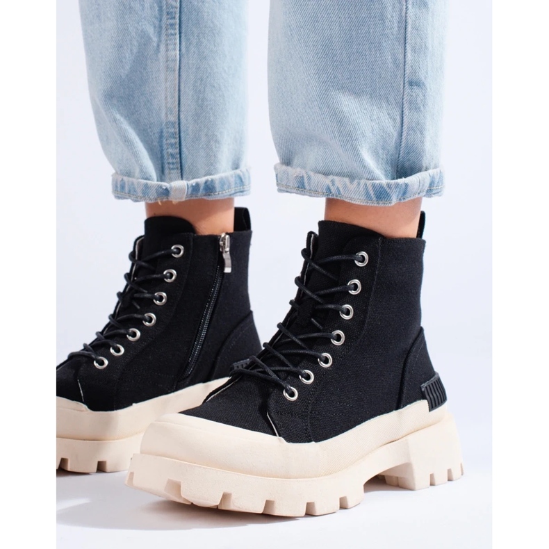 Fallensteller auf der S. Barski-Plattform schwarz 1