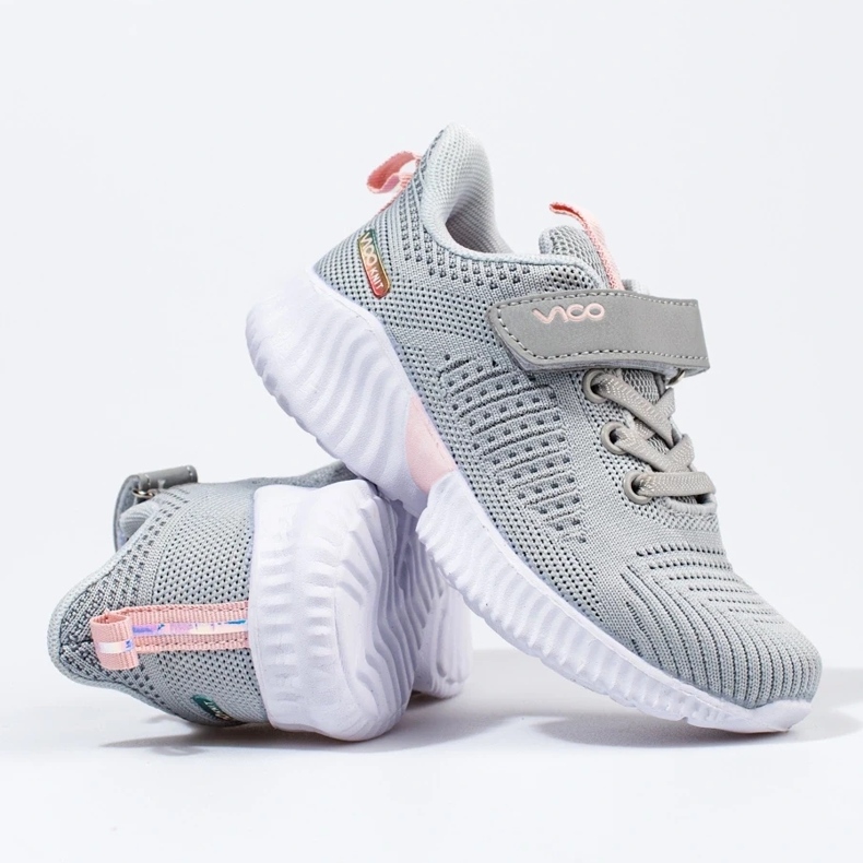 Durchbrochene hellgraue Turnschuhe für Kinder von Vico 1