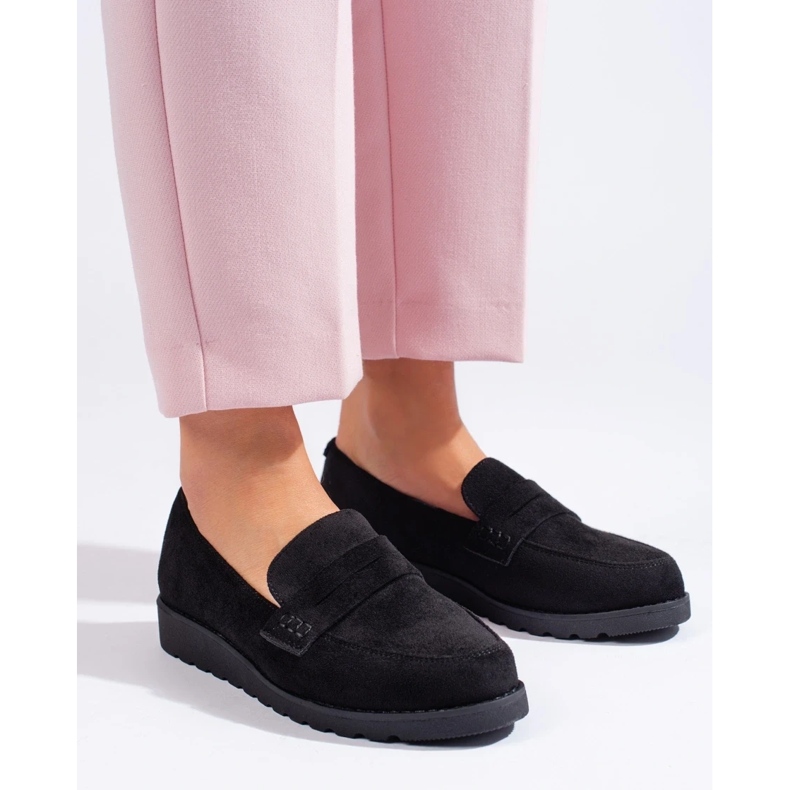 Klassische schwarze Wildlederschuhe 2