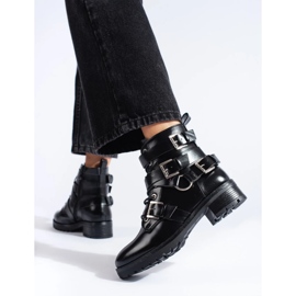 Schwarze Arbeitsstiefel 1