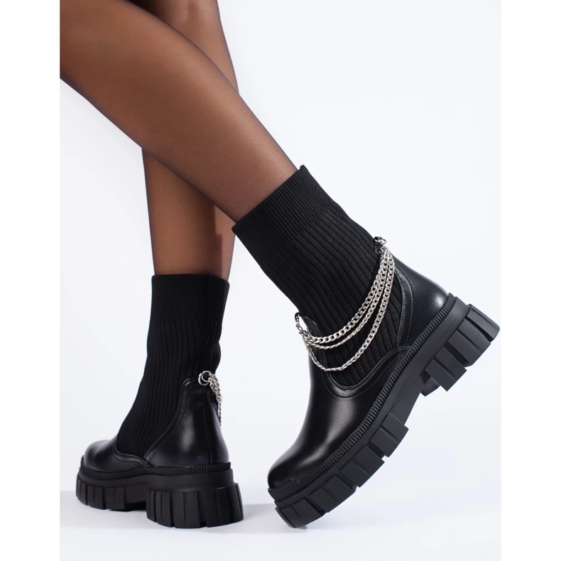 Schwarze Damen-Arbeiterstiefel mit Socken 2