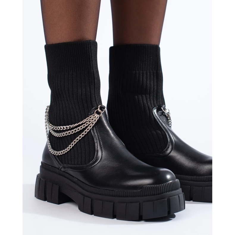 Schwarze Damen-Arbeiterstiefel mit Socken 1