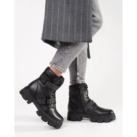 Arbeiter mit schwarzen Schnallen 2