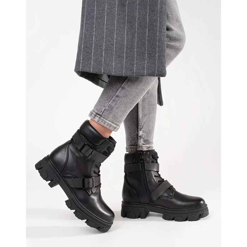 Arbeiter mit schwarzen Schnallen 2