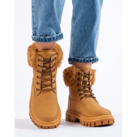 Braune Damenstiefel mit Fell 1