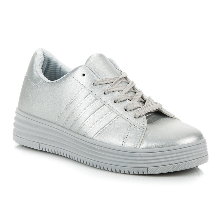 Silberne Turnschuhe grau 1