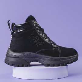 Schwarze Mädchenstiefel mit dicker Sohle 1