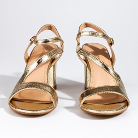 Elegante goldene Damensandalen von Shelovet auf dem Pfosten schwarz 2