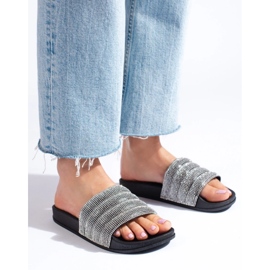 Schwarze Hausschuhe mit Shelovet-Strasssteinen 2