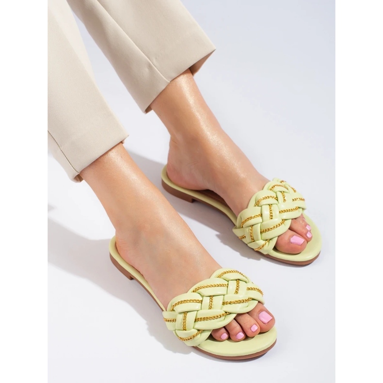 Elegante limettenfarbene Hausschuhe für Damen mit einer Kette von Shelovet grün 2