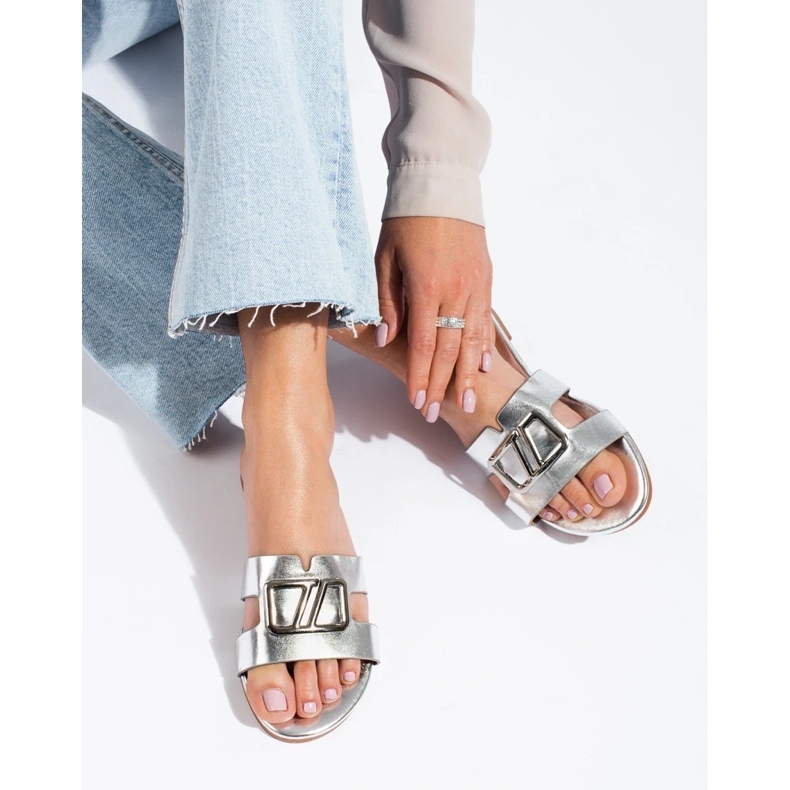 Silberne flache Sandalen mit Dekoration Shelovet silber- 1