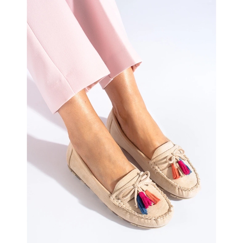 Beigefarbene Boho-Loafer aus Wildleder mit Quasten von Shelovet 2