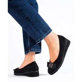 Schwarze Shelovet-Pumps aus Wildleder mit niedrigem Keilabsatz 1