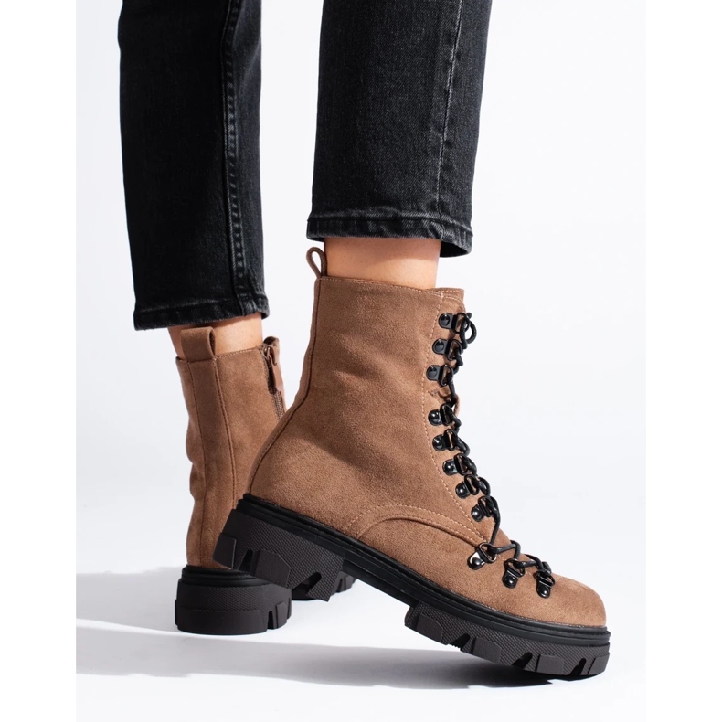 Braune Arbeiterstiefel aus Wildleder mit Schnürung von Vinceza beige 1