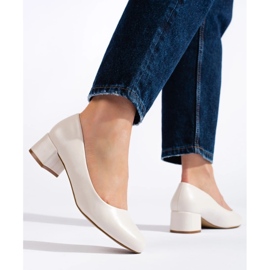 Damen-Pumps mit niedrigem Absatz, hellbeige 1