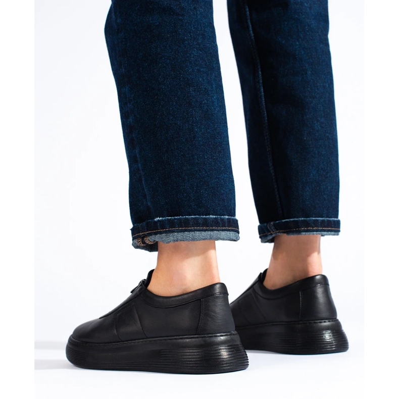 Damenschuhe aus schwarzem Leder von T.Sokolski 1