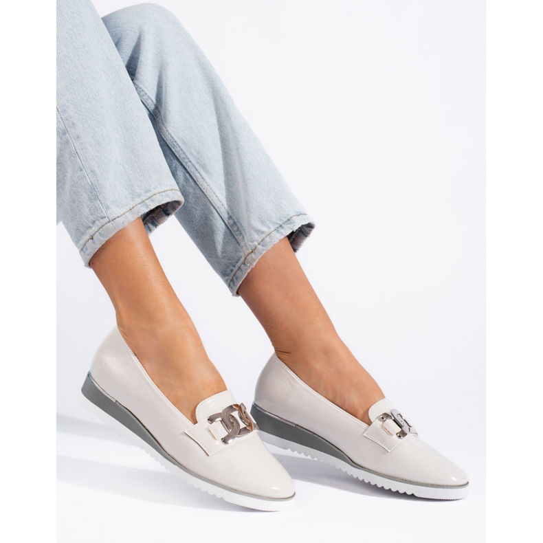 Goodin Weiße Damenherren auf dem Bahnsteig 2