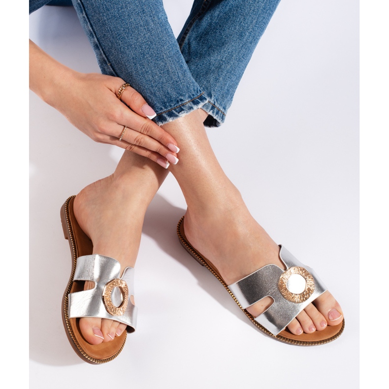Silberne flache Damen-Flip-Flops 2
