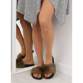 Grüne Pelzhausschuhe S36 grün 1