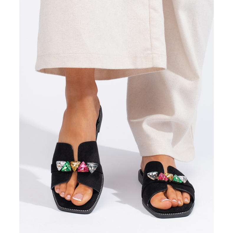 Schwarze Damen-Flip-Flops mit Steinen 2
