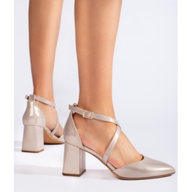 Goldene Damenpumps von Sergio Leone 2