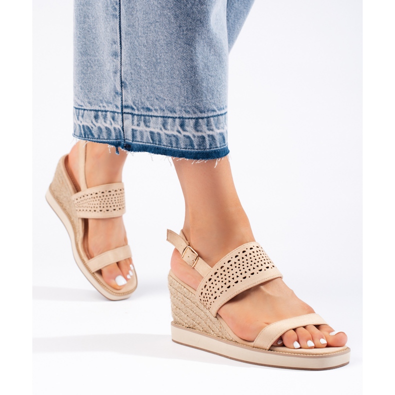 Beige Damen-Keilsandalen 2