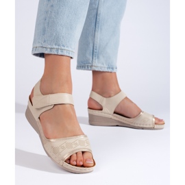 Beige Damensandalen mit Klettverschluss 2