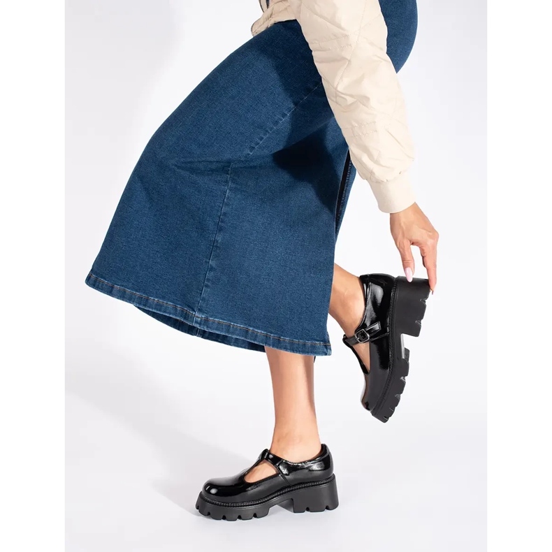 Schwarze Lackschuhe für Damen mit Plateau 2