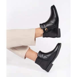 Schwarze Damenstiefeletten mit Riemchen und niedrigem Absatz 1