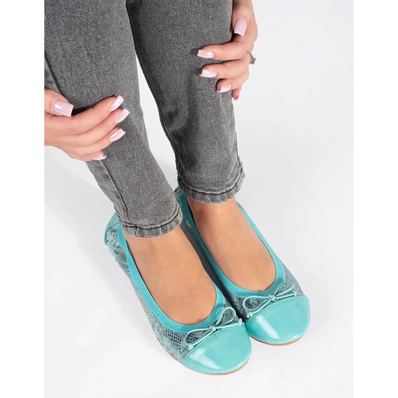 Blaue Ballerinas mit Schlangenmuster und Schleife 1