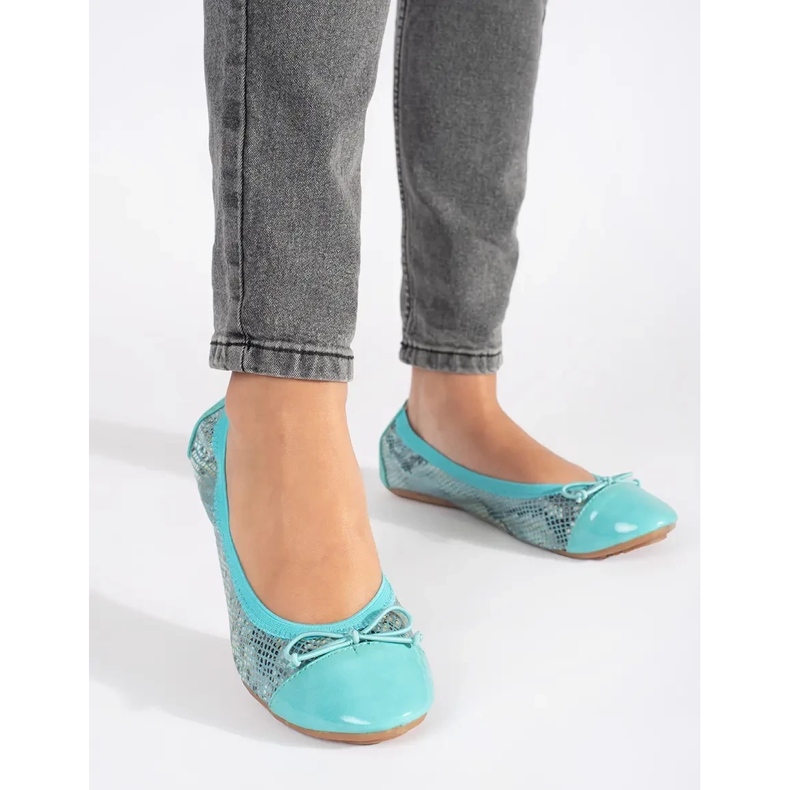 Blaue Ballerinas mit Schlangenmuster und Schleife 2