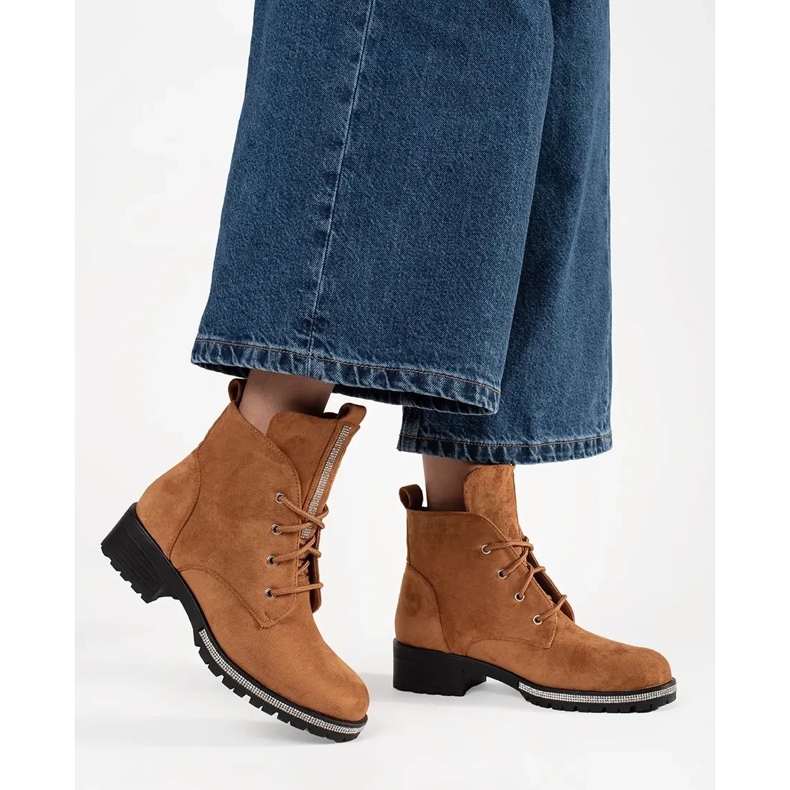 Hellbraun schnürte Stiefel 1