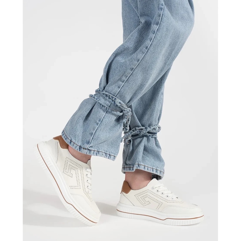 Goodin Weiße Stanz -Leder -Turnschuhe 1