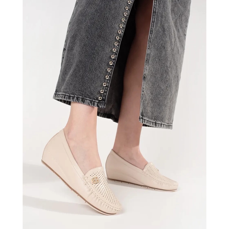 Goodin Beige Frauenschuhe mit einem versteckten Keil 1
