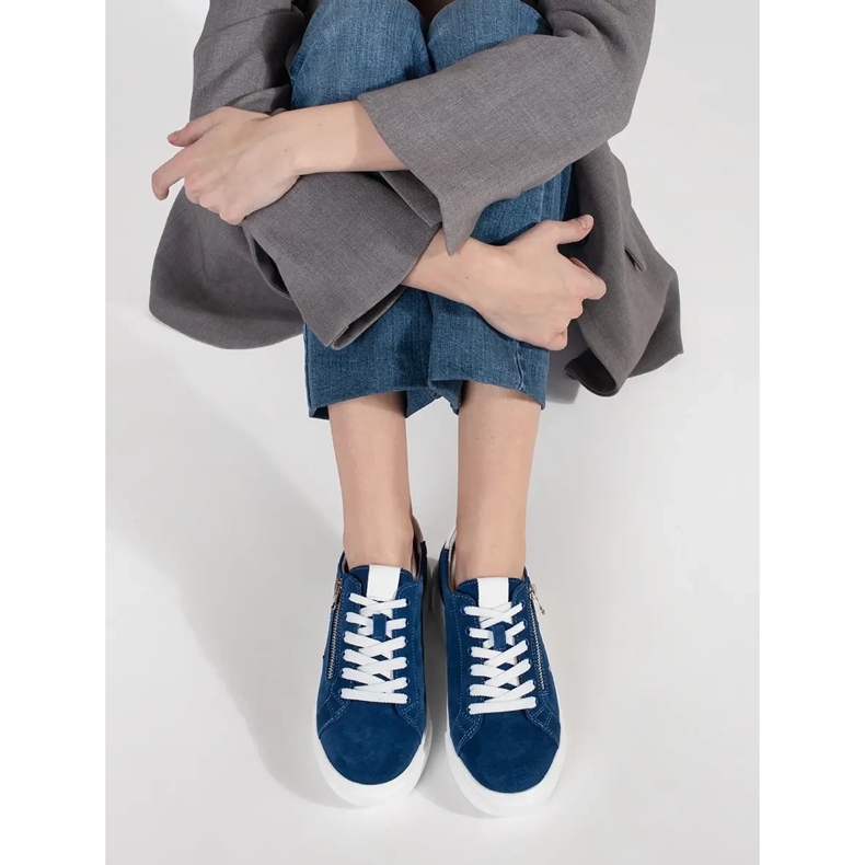 Goodin Blaue Turnschuhe auf einer dicken Sohle 1