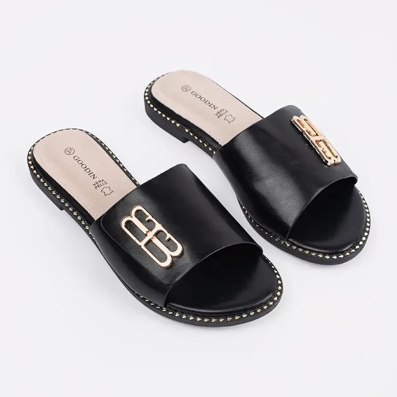 Goodin Pantoffeln für schwarze Frauen auf einer flachen Sohle mit einer Verzierung 1