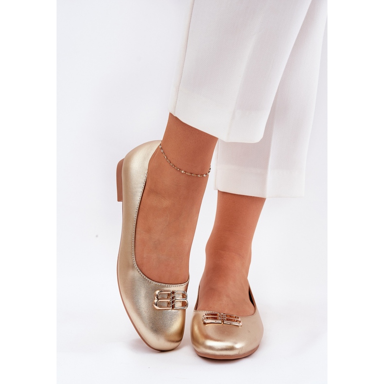 Elegante Frauen -Ballerinas mit einem Vinceza PLN 62206 Golden 1