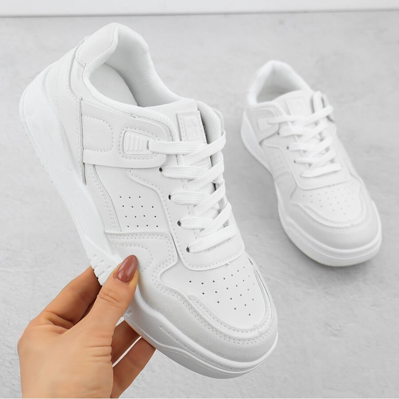 White News 6781 Sportschuhe weiß 1