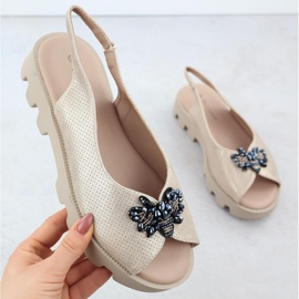 Frauensandalen auf der Plattform perforiert metallische goldene Potocki SZ12610 1