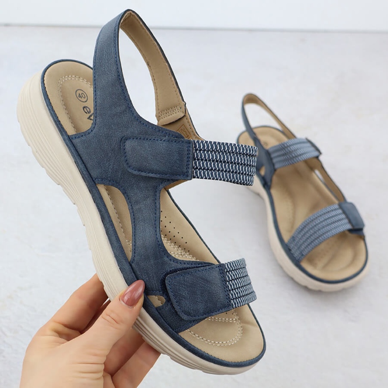 Frauensandalen auf der Plattform komfortable Marineblau Evento 8874 1