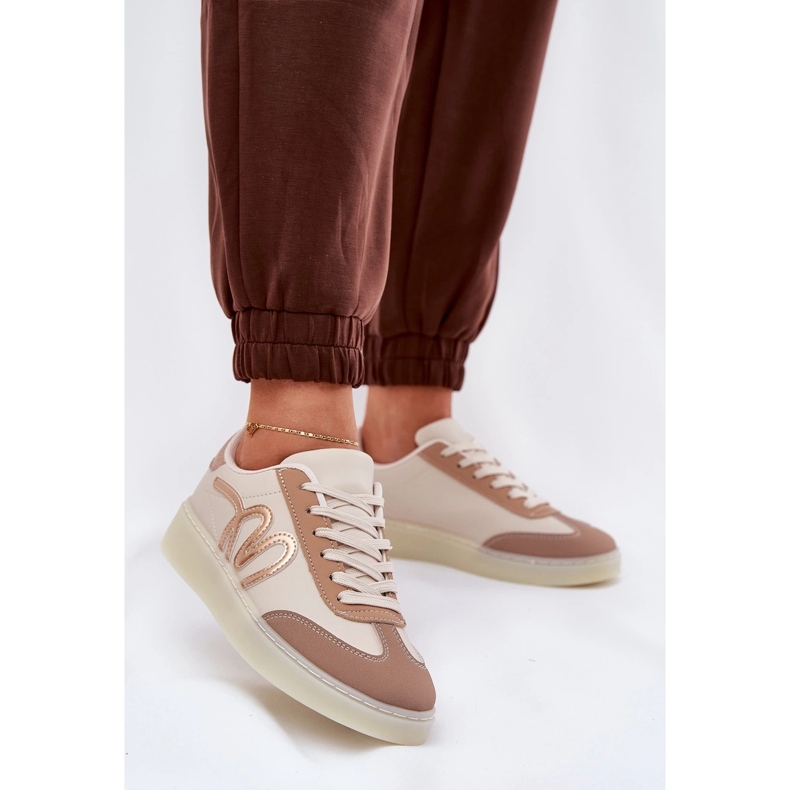 Niedrige Frauen -Sportschuhe mit Öko -Leder Beige 2