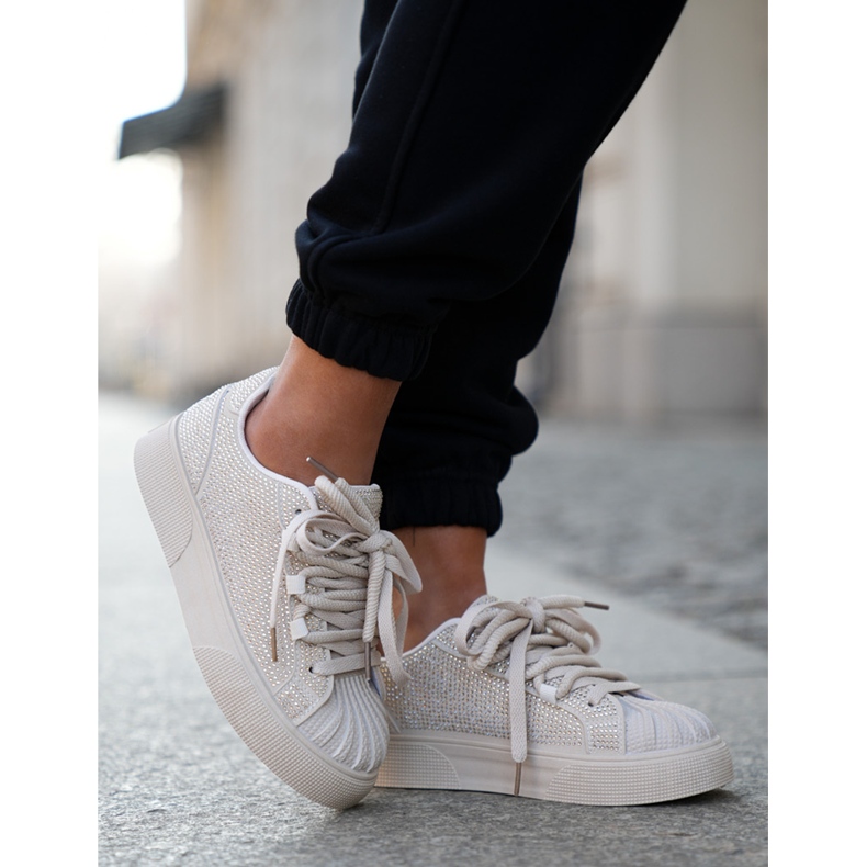 Frauen -Sneaker mit Dekoration auf der Plattform Beige 2