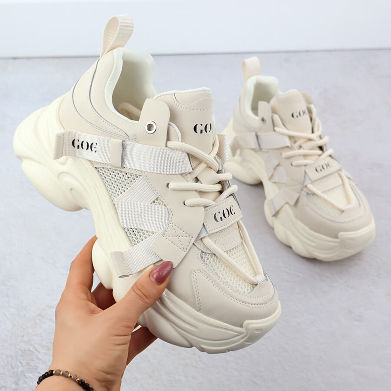 Leder -Turnschuhe auf einem dicken Sohle -Frauen -Beige Goe RR2N4051 1