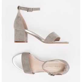 Sandalen auf dem Posten von Sergio Leone grau 1