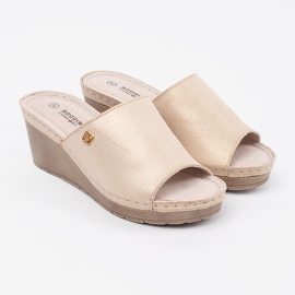 Goodin Flip -Flops für Goldene Frauen auf Keil beige 1