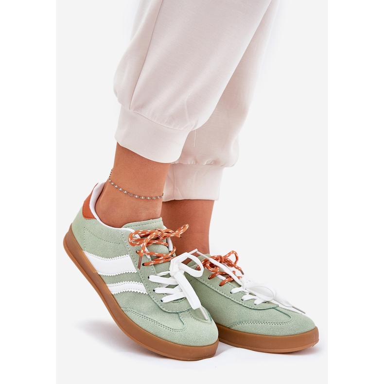 Niedrige Frauen -Turnschuhe mit doppelter Schnürung grün 1