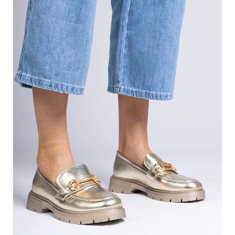 Goldene elegante Mokassins mit Dekoration 1