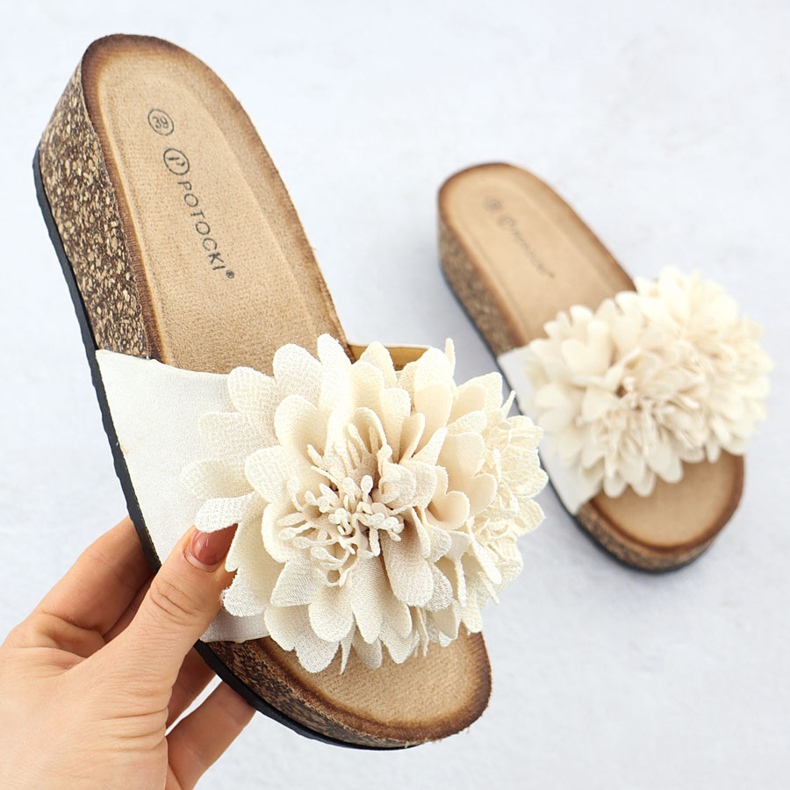 Damenflip -Flip -Flops auf Keilen Beige Blumen von Potocki GN17300 1